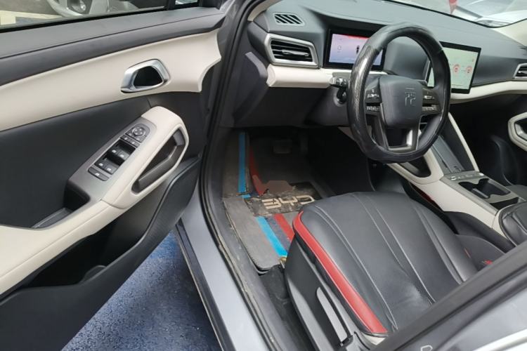 Used BYD Yuan UP 2025 Model 301KM Leading Version Driver Seat
