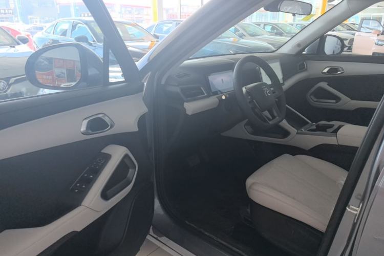 Used BYD Yuan UP 2025 Model 301KM Leading Version Driver Seat
