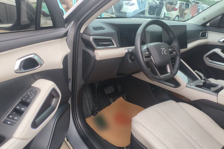 Used BYD Yuan UP 2025 Intelligent Driving Version 401 KM Dynamic Edition Driver Seat