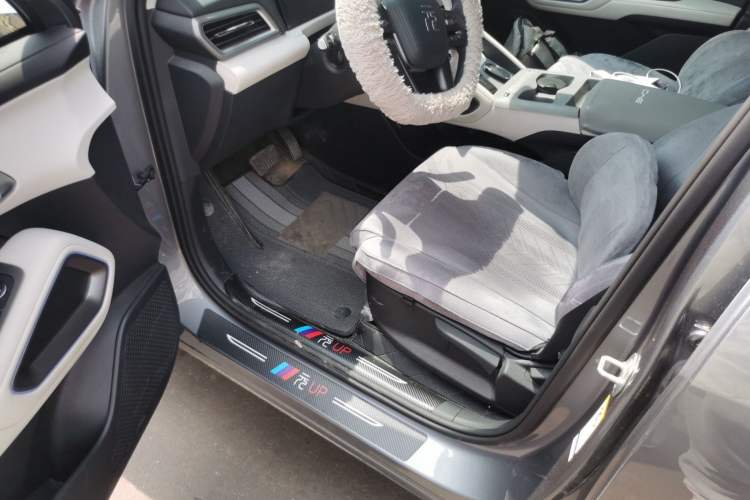 Used BYD Yuan UP 2025 Model 301KM Leading Version Driver Seat