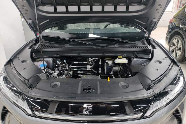Used BYD Yuan UP 2025 Model 301KM Leading Version Engine Bay