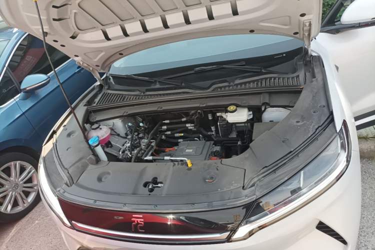 Used BYD Yuan UP 2025 Intelligent Driving Version 401 KM Dynamic Edition Engine Bay
