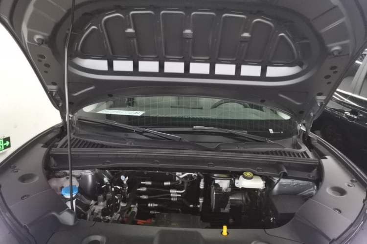 Used BYD Yuan UP 2025 Intelligent Driving Version 401 KM Dynamic Edition Engine Bay