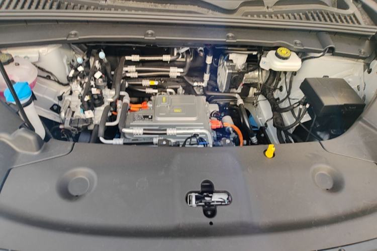 Used BYD Yuan UP 2025 Intelligent Driving Version 401 KM Dynamic Edition Engine Bay