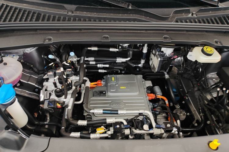 Used BYD Yuan UP 2025 Intelligent Driving Version 401 KM Dynamic Edition Engine Bay