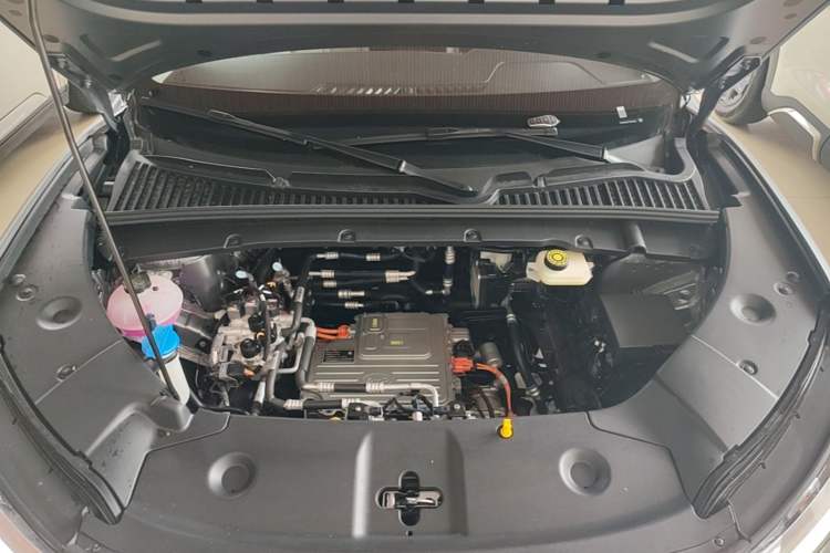 Used BYD Yuan UP 2025 Model 301KM Leading Version Engine Bay