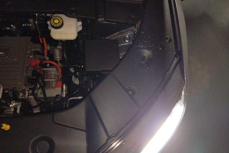 Used BYD Yuan UP 2025 Model 301KM Leading Version Engine Bay Left
