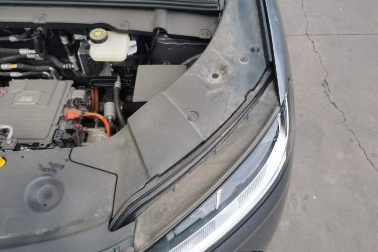 Used BYD Yuan UP 2025 Model 301KM Leading Version Engine Bay Left