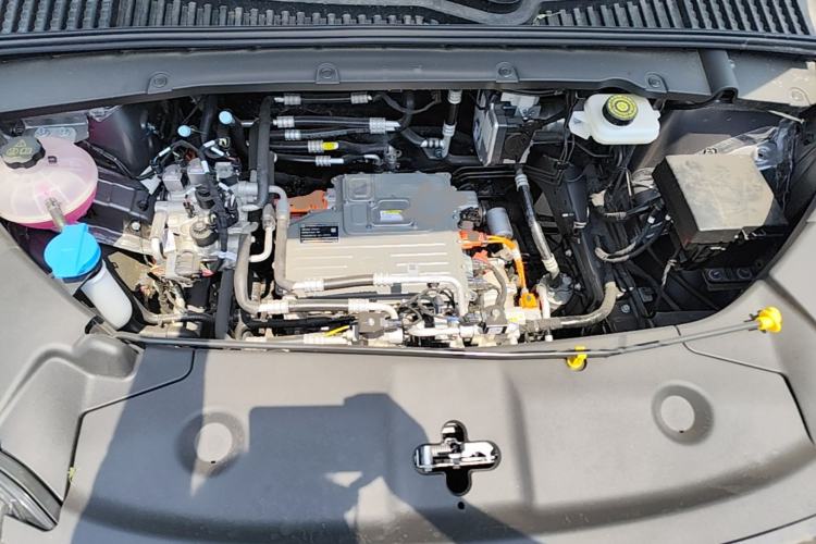 Used BYD Yuan UP 2025 Intelligent Driving Version 401 KM Dynamic Edition Engine Bay