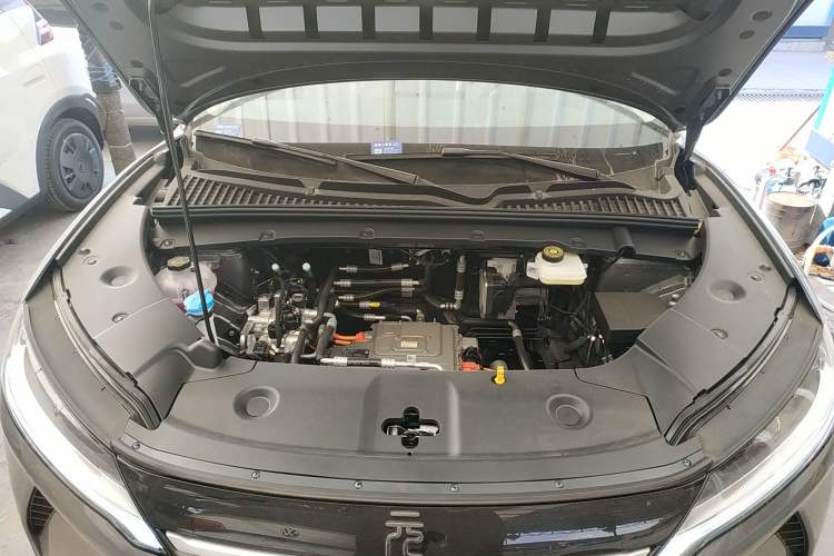 Used BYD Yuan UP 2025 Model 301KM Leading Version Engine Bay