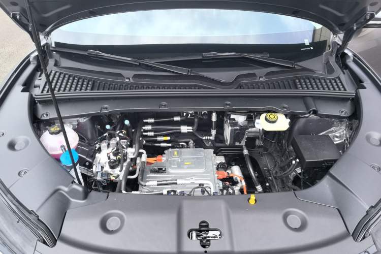 Used BYD Yuan UP 2025 Intelligent Driving Version 401 KM Dynamic Edition Engine Bay