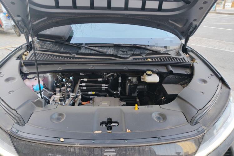 Used BYD Yuan UP 2025 Intelligent Driving Version 401 KM Dynamic Edition Engine Bay