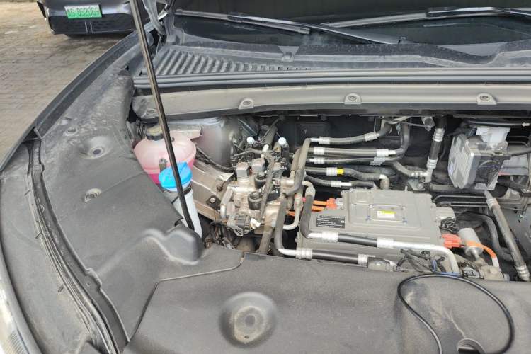 Used BYD Yuan UP 2025 Model 301KM Leading Version Engine Bay Right