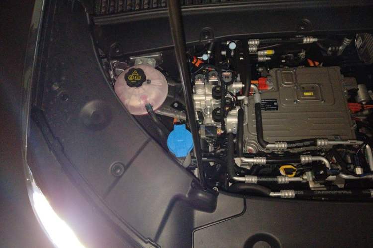 Used BYD Yuan UP 2025 Model 301KM Leading Version Engine Bay Right