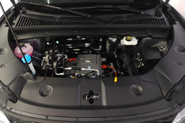 Used BYD Yuan UP 2025 Intelligent Driving Version 401 KM Dynamic Edition Engine Bay