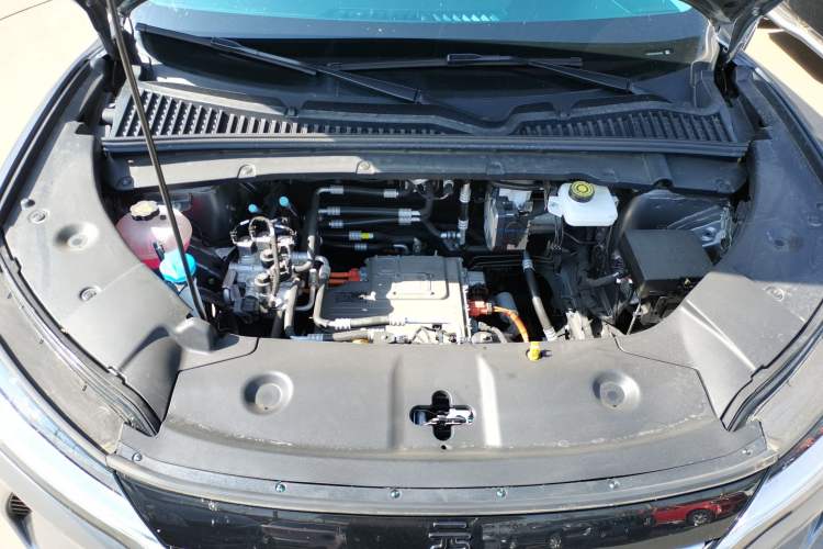 Used BYD Yuan UP 2025 Intelligent Driving Version 401 KM Dynamic Edition Engine Bay