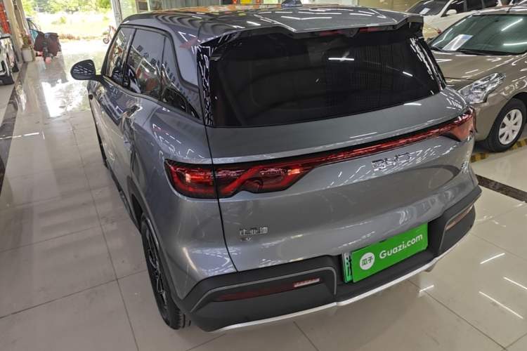 Used BYD Yuan UP 2025 Intelligent Driving Version 401 KM Dynamic Edition Exterior 2
