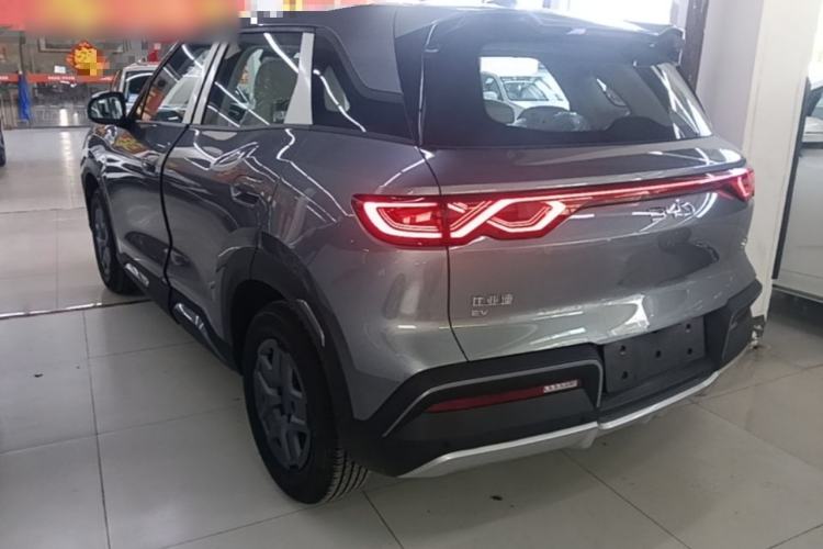 Used BYD Yuan UP 2025 Model 301KM Leading Version Exterior 2