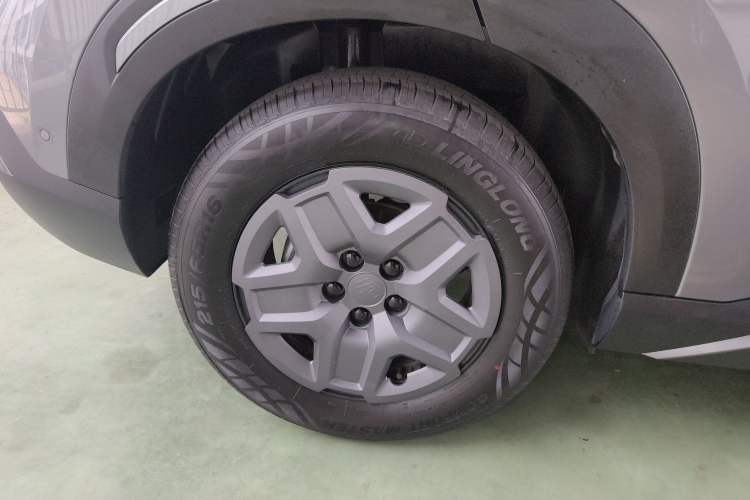 Used BYD Yuan UP 2025 Intelligent Driving Version 401 KM Dynamic Edition Exterior 5