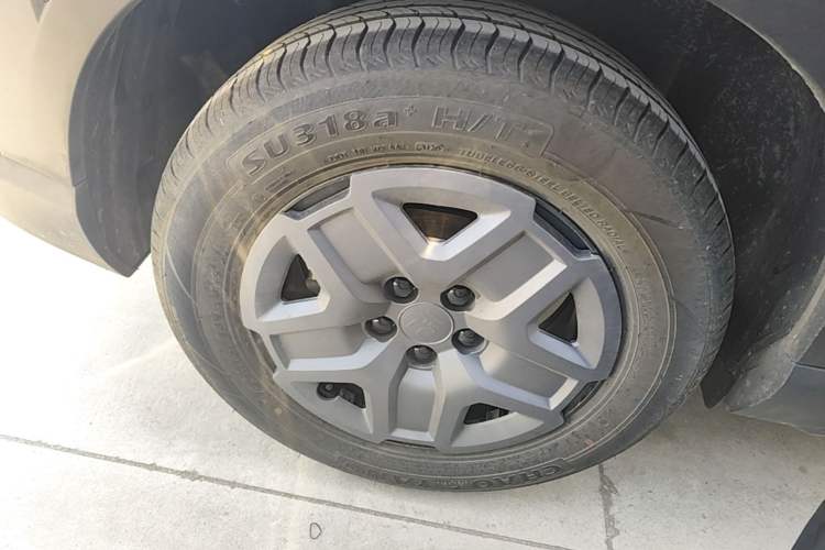 Used BYD Yuan UP 2025 Model 301KM Leading Version Exterior 5