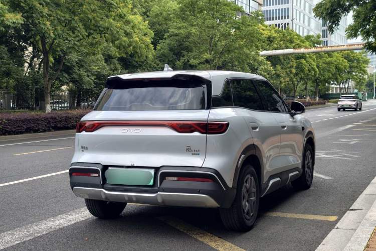 Used BYD Yuan UP 2025 Intelligent Driving Version 401 KM Dynamic Edition Exterior 6