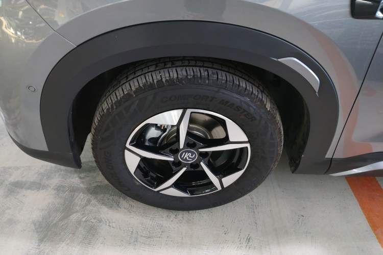 Used BYD Yuan UP 2025 Intelligent Driving Version 401 km Leading Edition Exterior 7