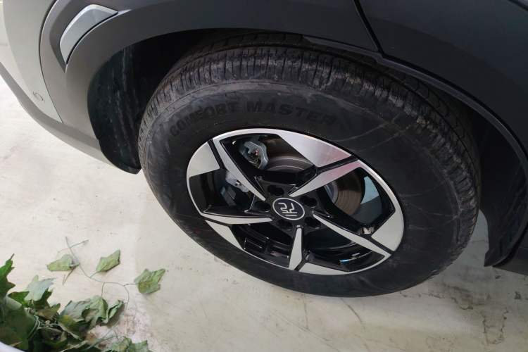 Used BYD Yuan UP 2025 Intelligent Driving Version 401 km Leading Edition Exterior 8