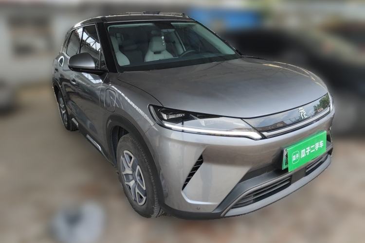 Used BYD Yuan UP 2025 Model 301KM Leading Version Front Right 45 Deg