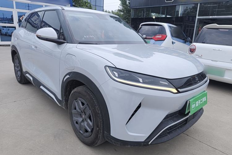 Used BYD Yuan UP 2025 Model 301KM Leading Version Front Right 45 Deg