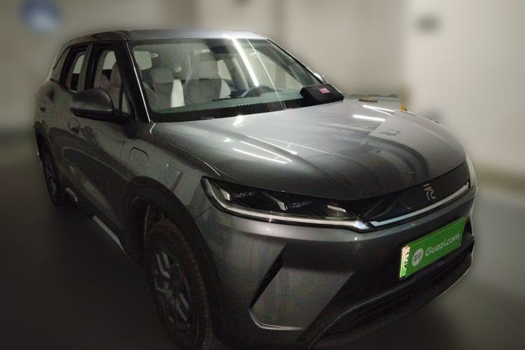 Used BYD Yuan UP 2025 Model 301KM Leading Version Front Right 45 Deg