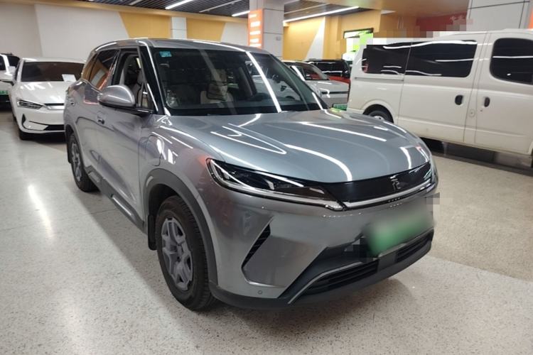 Used BYD Yuan UP 2025 Model 301KM Leading Version Front Right 45 Deg