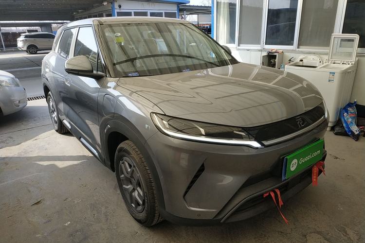 Used BYD Yuan UP 2025 Model 301KM Leading Version Front Right 45 Deg