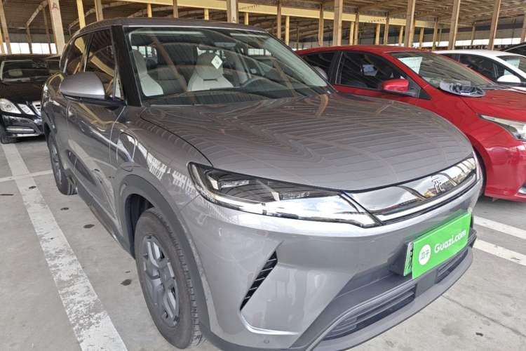 Used BYD Yuan UP 2025 Model 301KM Leading Version Front Right 45 Deg