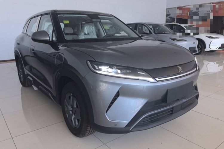 Used BYD Yuan UP 2025 Model 301KM Leading Version Front Right 45 Deg