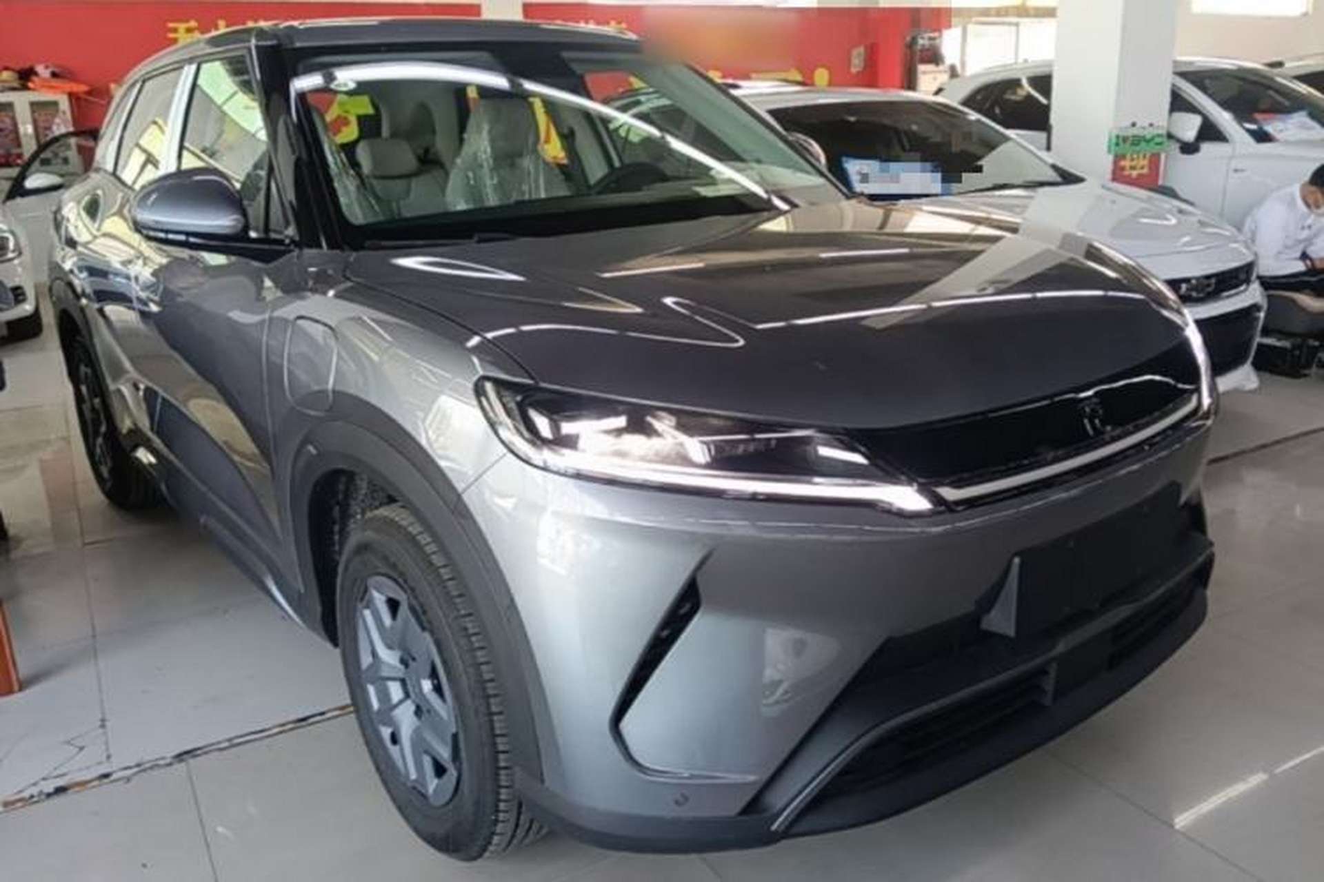 Used BYD Yuan UP 2025 Model 301KM Leading Version Front Right 45 Deg