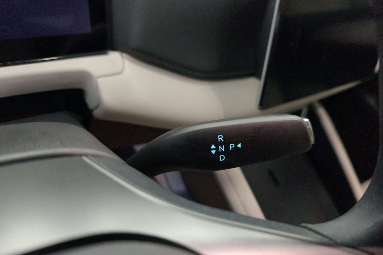Used BYD Yuan UP 2025 Model 301KM Leading Version Gear Lever