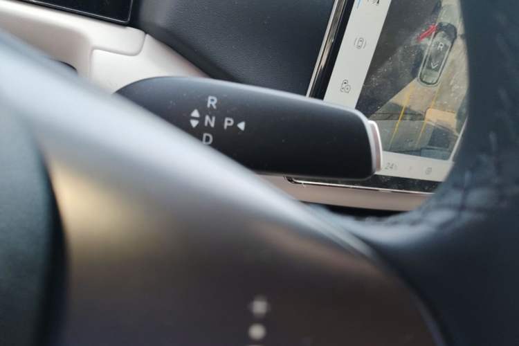 Used BYD Yuan UP 2025 Intelligent Driving Version 401 km Leading Edition Gear Lever
