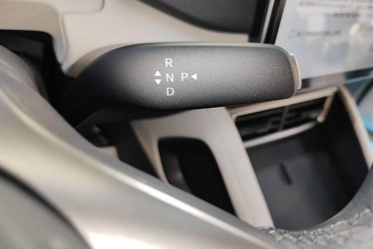 Used BYD Yuan UP 2025 Intelligent Driving Version 401 KM Dynamic Edition Gear Lever