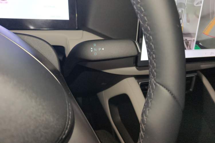 Used BYD Yuan UP 2025 Intelligent Driving Version 401 KM Dynamic Edition Gear Lever