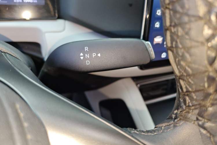 Used BYD Yuan UP 2025 Intelligent Driving Version 401 KM Dynamic Edition Gear Lever