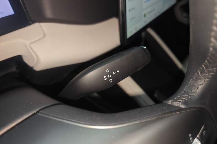 Used BYD Yuan UP 2025 Intelligent Driving Version 401 KM Dynamic Edition Gear Lever