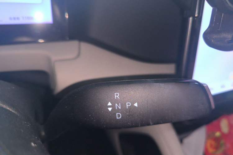 Used BYD Yuan UP 2025 Intelligent Driving Version 401 KM Dynamic Edition Gear Lever