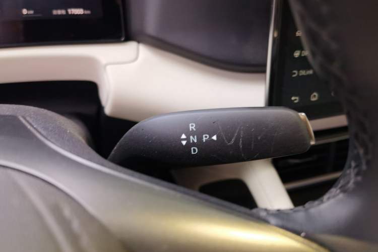 Used BYD Yuan UP 2025 Intelligent Driving Version 401 KM Dynamic Edition Gear Lever