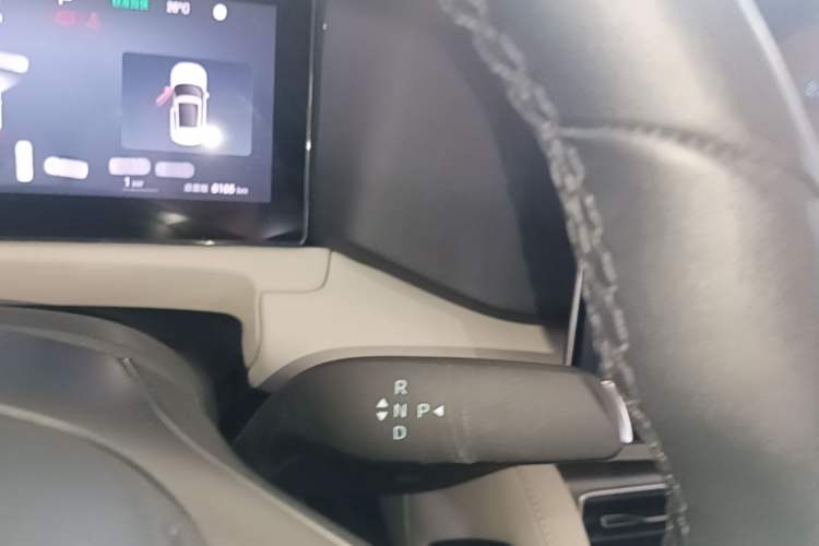 Used BYD Yuan UP 2025 Intelligent Driving Version 401 km Beyond-Range Edition Gear Lever