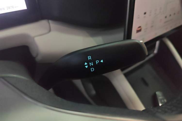 Used BYD Yuan UP 2025 Intelligent Driving Version 401 KM Dynamic Edition Gear Lever