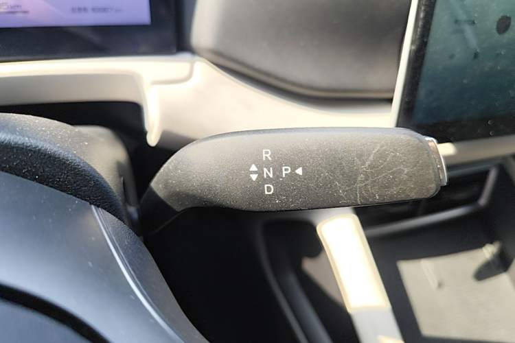 Used BYD Yuan UP 2025 Model 301KM Leading Version Gear Lever