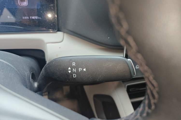 Used BYD Yuan UP 2025 Intelligent Driving Version 401 KM Dynamic Edition Gear Lever