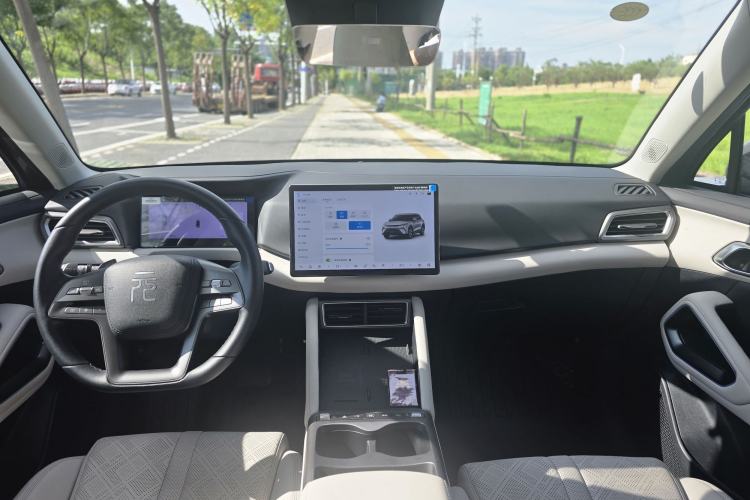 Used BYD Yuan UP 2025 Intelligent Driving Version 401 km Leading Edition Interior 1