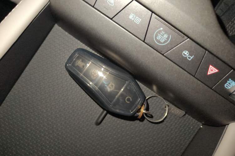 Used BYD Yuan UP 2025 Intelligent Driving Version 401 KM Dynamic Edition Interior 1