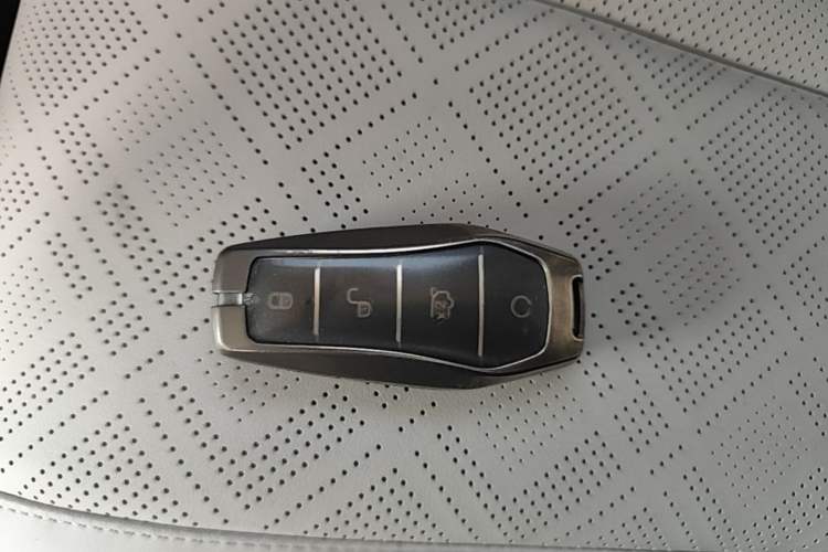 Used BYD Yuan UP 2025 Model 301KM Leading Version Interior 1